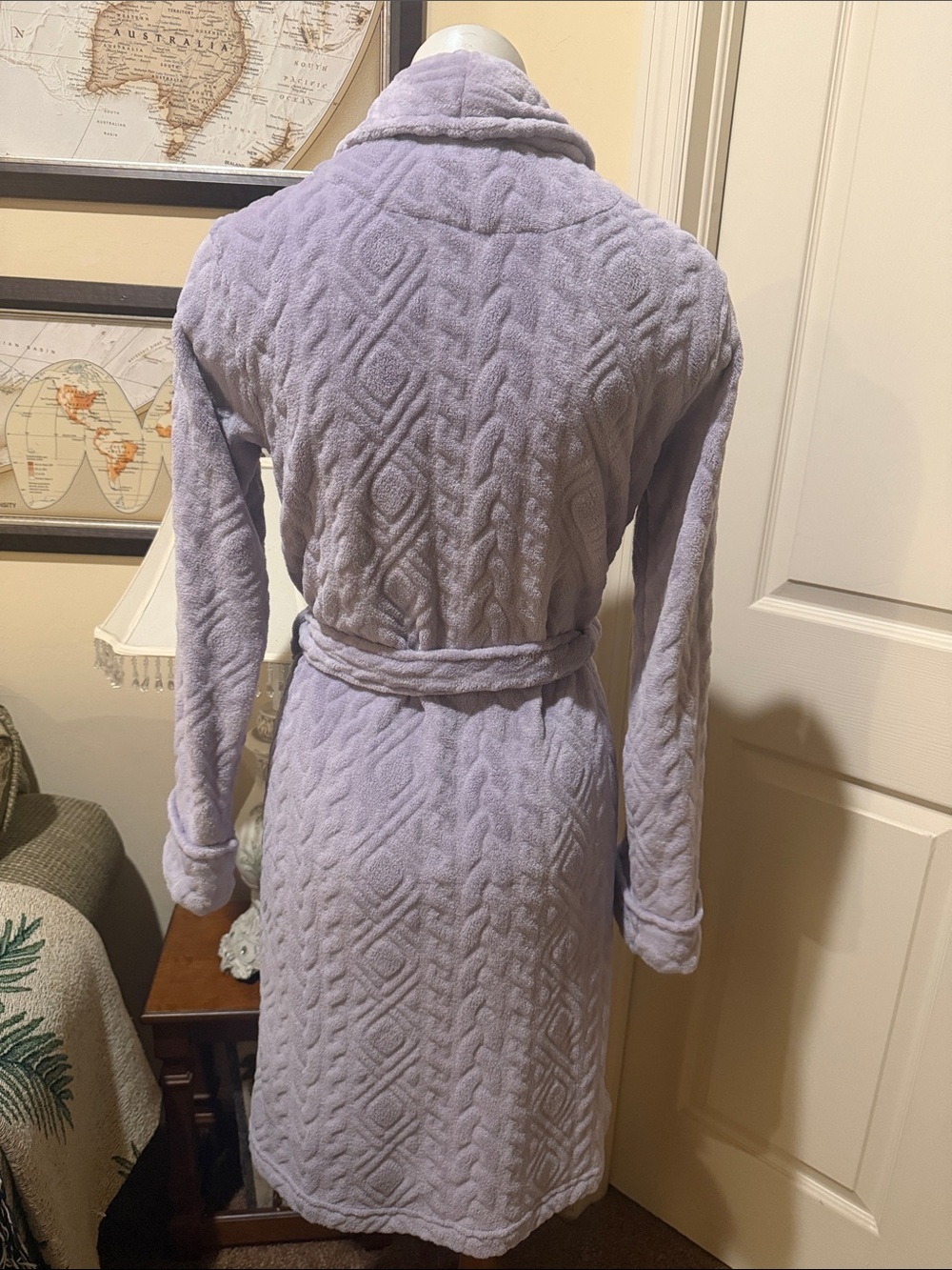 Ralph Lauren Black Label Lilac Plush Shawl-Collar Robe with Monogram. Small - Picture 6 of 10